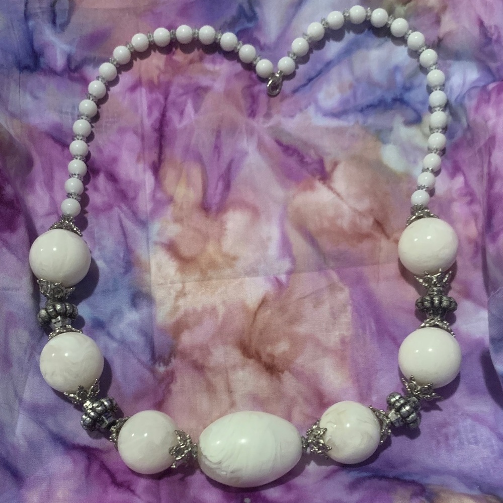 Vintage White Glass Beaded Necklace